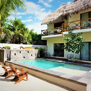 Boutique La Puerta Azul Beachfront - Adults Only הולבוקס איילנד